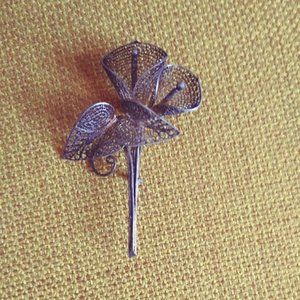 Vintage Floral Mesh Pin